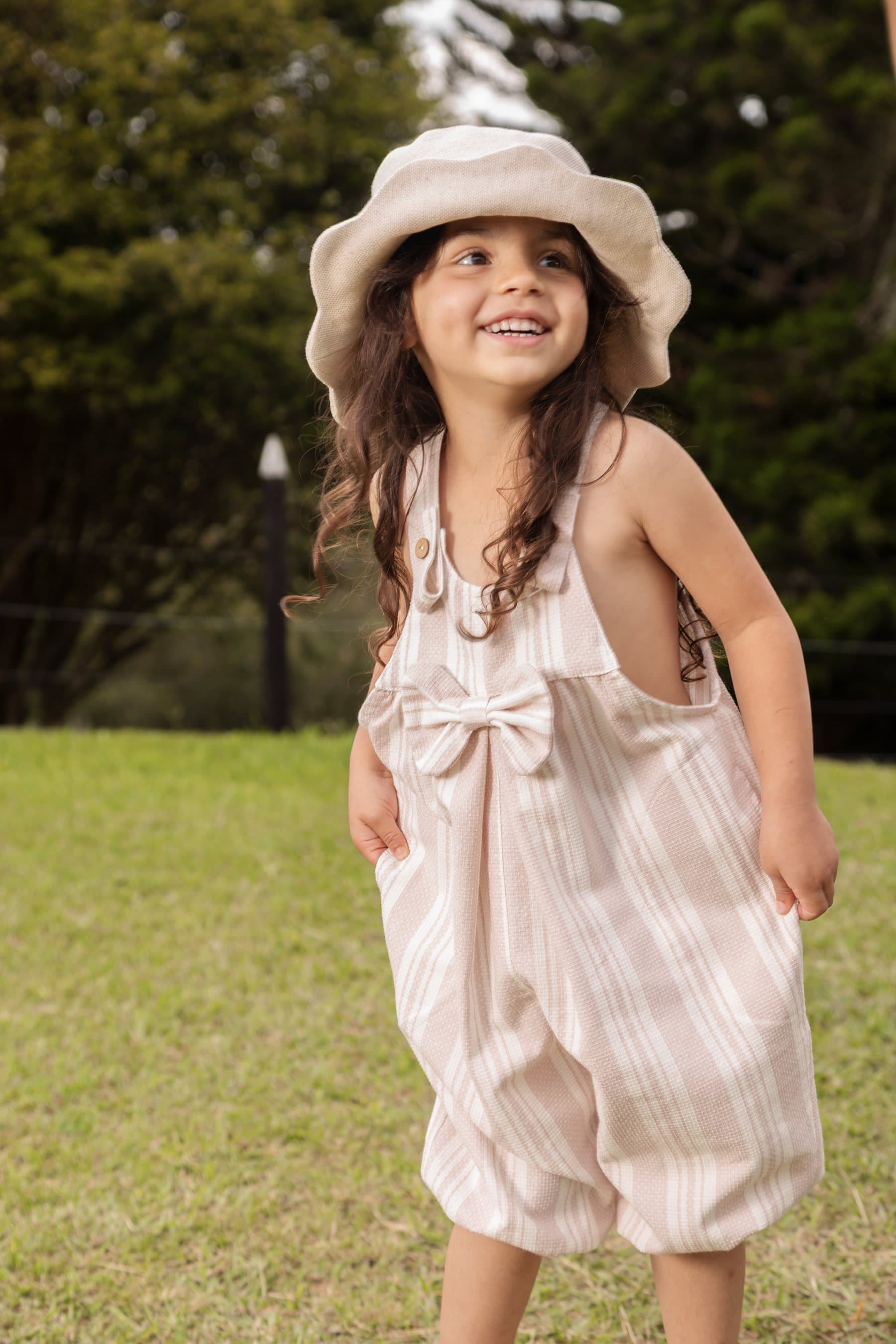 Niñas con prendas Hilaria Kids